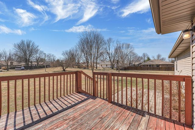 2600 N Wildberry Court, Springfield, MO 65802