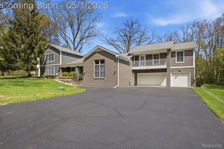 26296 Franklin Court, Franklin Village, MI 48025