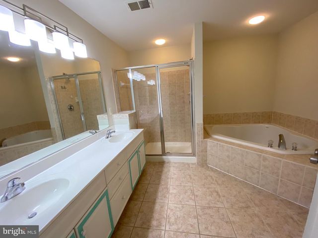 13822 CUSTIS SQ, Woodbridge, VA 22191