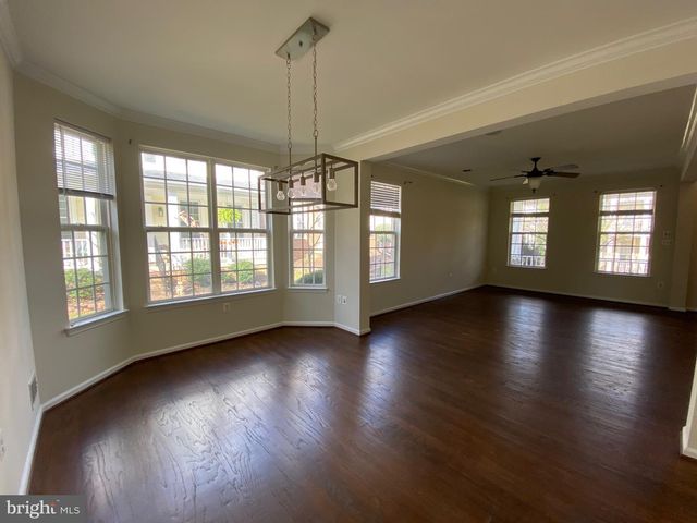 13822 CUSTIS SQ, Woodbridge, VA 22191