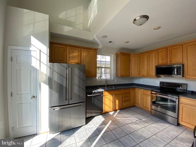 13822 CUSTIS SQ, Woodbridge, VA 22191