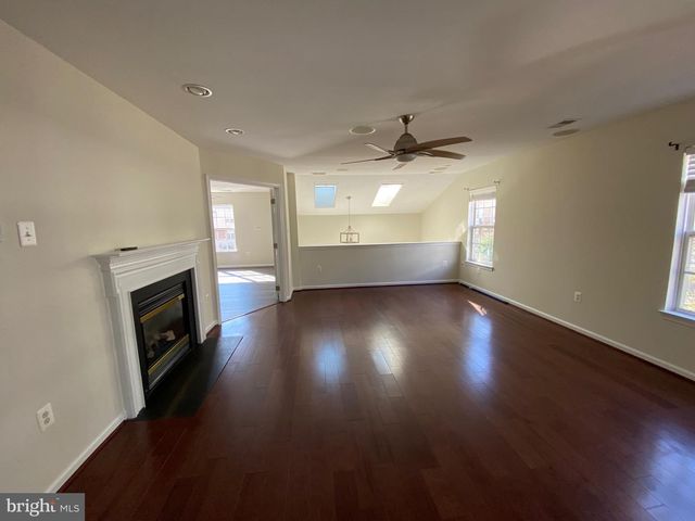 13822 CUSTIS SQ, Woodbridge, VA 22191