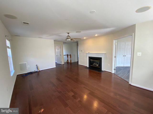 13822 CUSTIS SQ, Woodbridge, VA 22191