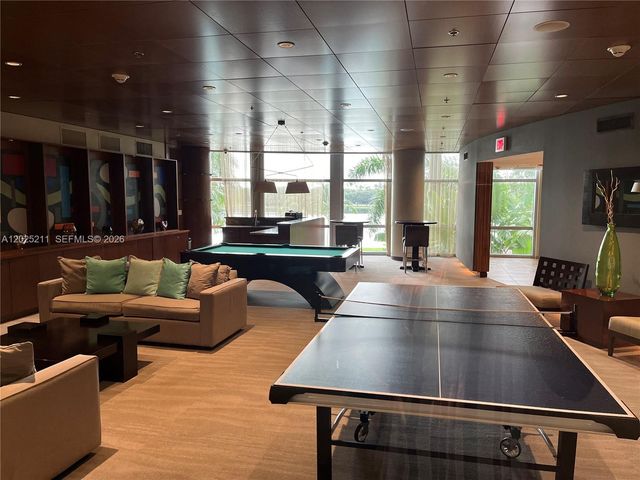 2681 N Flamingo Rd 303S, Sunrise, FL 33323