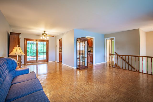1379 Cumberland Circle W, Elk Grove Village, IL 60007