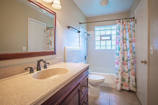1379 Cumberland Circle W, Elk Grove Village, IL 60007