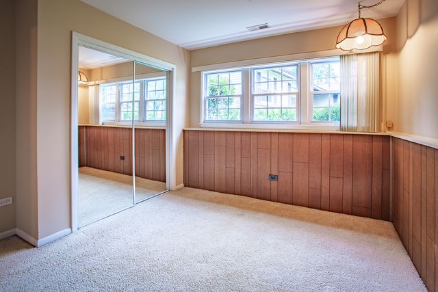 1379 Cumberland Circle W, Elk Grove Village, IL 60007