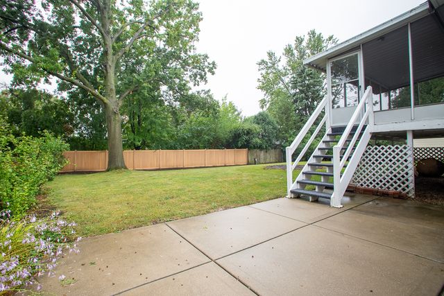 1379 Cumberland Circle W, Elk Grove Village, IL 60007