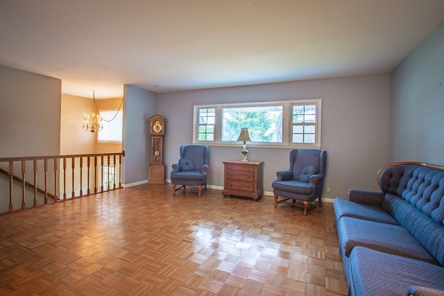 1379 Cumberland Circle W, Elk Grove Village, IL 60007