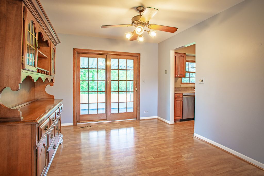 1379 Cumberland Circle W, Elk Grove Village, IL 60007 — photo 4
