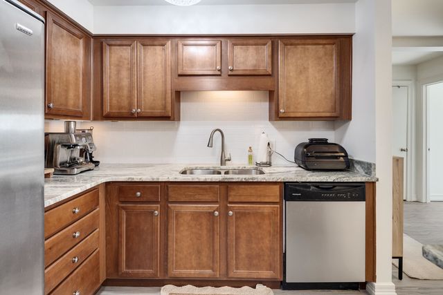 655 S Riverside Dr Apt 708A, Memphis, TN 38103