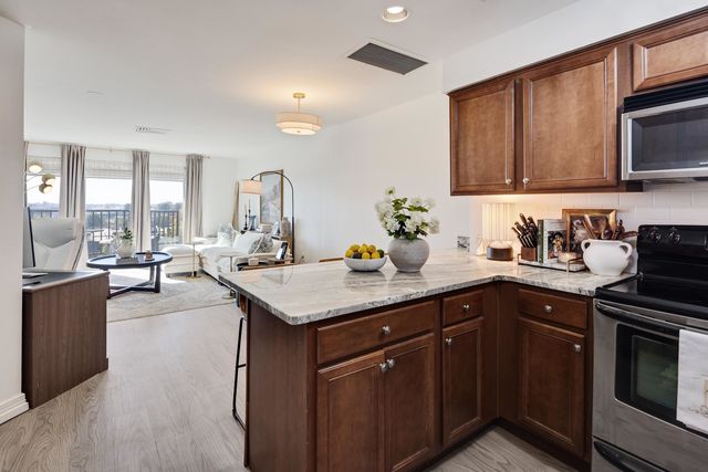 655 S Riverside Dr Apt 708A, Memphis, TN 38103