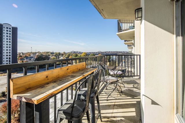 655 S Riverside Dr Apt 708A, Memphis, TN 38103