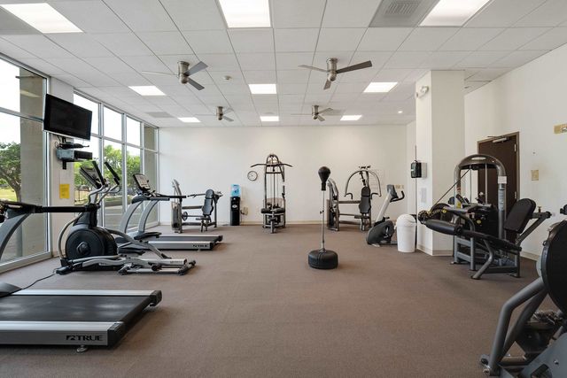 655 S Riverside Dr Apt 708A, Memphis, TN 38103