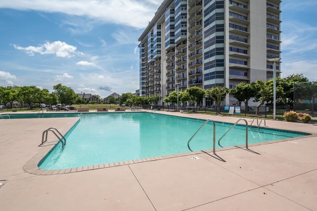 655 S Riverside Dr Apt 708A, Memphis, TN 38103