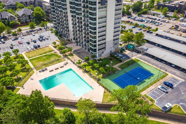 655 S Riverside Dr Apt 708A, Memphis, TN 38103