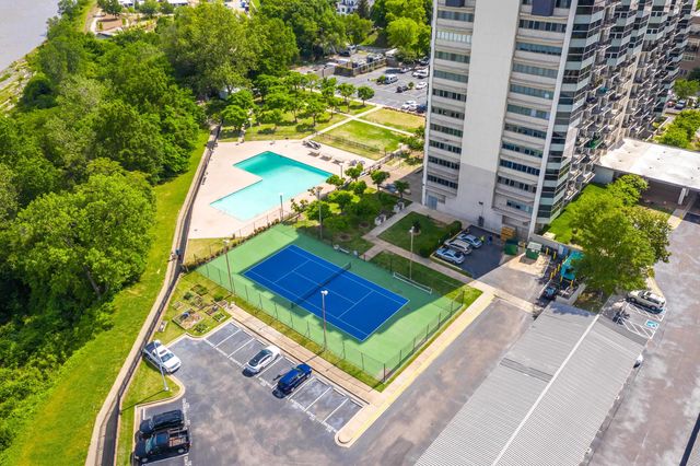 655 S Riverside Dr Apt 708A, Memphis, TN 38103