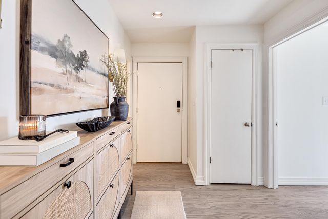 655 S Riverside Dr Apt 708A, Memphis, TN 38103