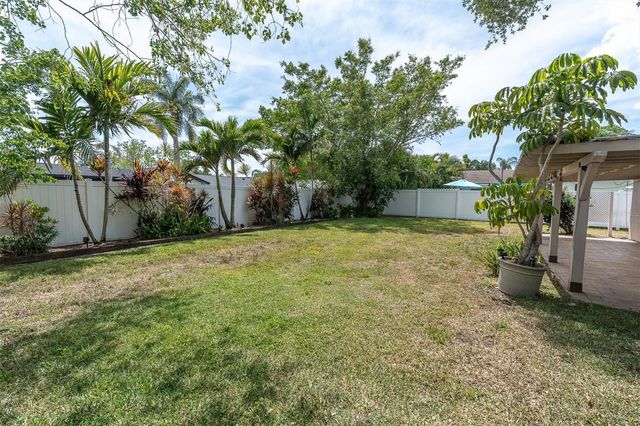 13176 DORCHESTER DRIVE, Seminole, FL 33776