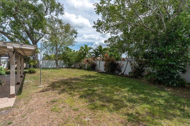 13176 DORCHESTER DRIVE, Seminole, FL 33776