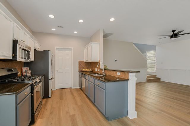 1420 Huckleberry LN, Austin, TX 78748