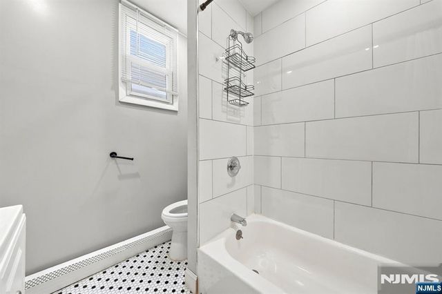 125 9th Street, Newark, NJ 07107