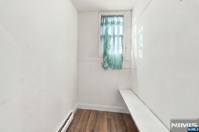 125 9th Street, Newark, NJ 07107