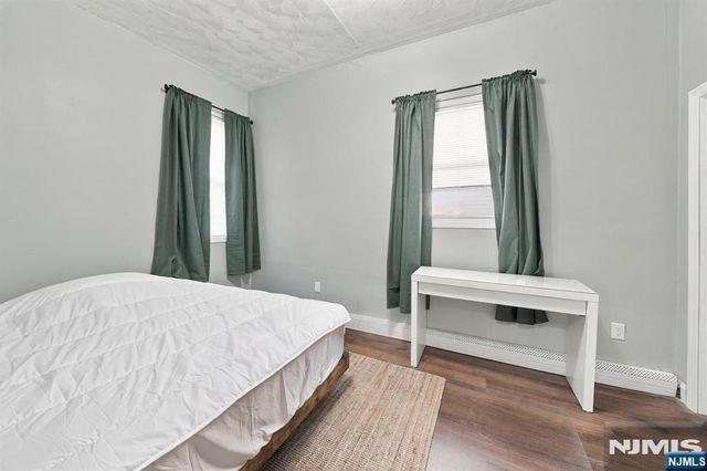 125 9th Street, Newark, NJ 07107