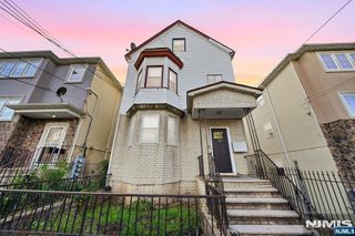 125 9th Street, Newark, NJ 07107