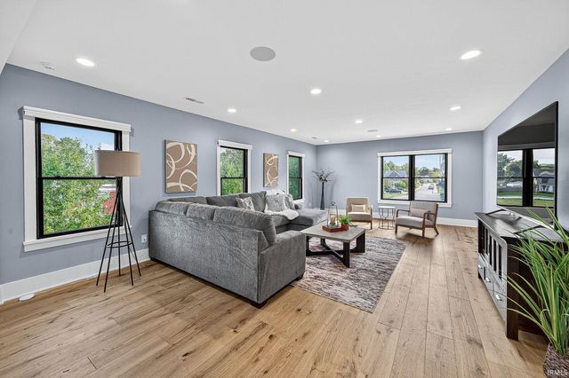 320 S Notre Dame Avenue, South Bend, IN 46617