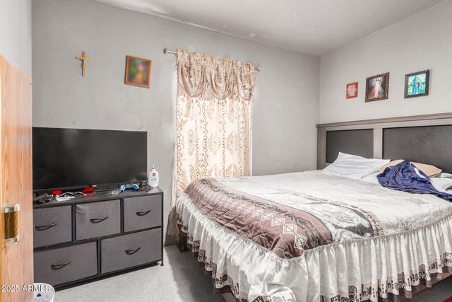 6445 S 6TH Avenue, Phoenix, AZ 85041