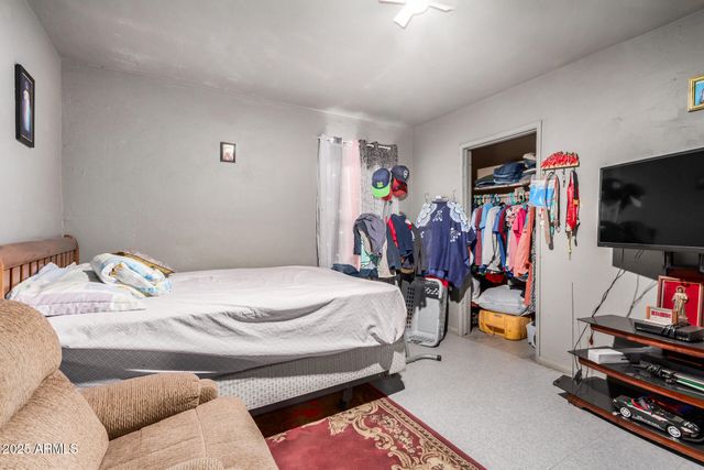 6445 S 6TH Avenue, Phoenix, AZ 85041