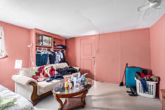 6445 S 6TH Avenue, Phoenix, AZ 85041