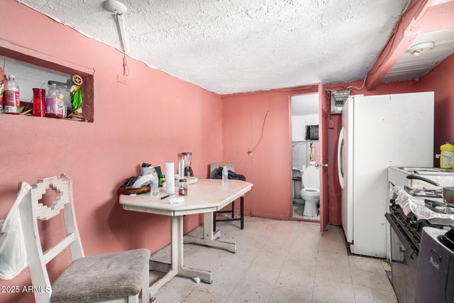 6445 S 6TH Avenue, Phoenix, AZ 85041