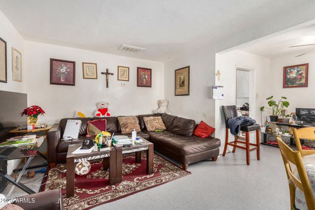 6445 S 6TH Avenue, Phoenix, AZ 85041