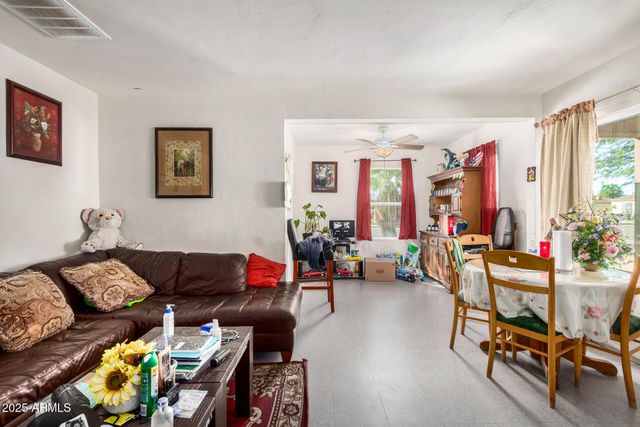 6445 S 6TH Avenue, Phoenix, AZ 85041