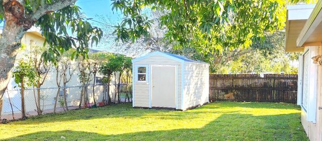 1131 NW 85th Way 0, Pembroke Pines, FL 33024