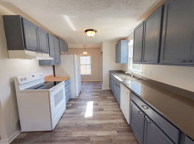 761 Cloud Dr, Clarksville, TN 37043