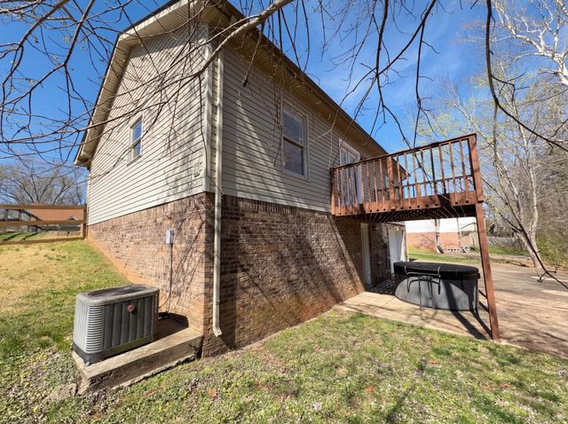 761 Cloud Dr, Clarksville, TN 37043