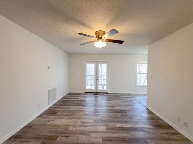 761 Cloud Dr, Clarksville, TN 37043