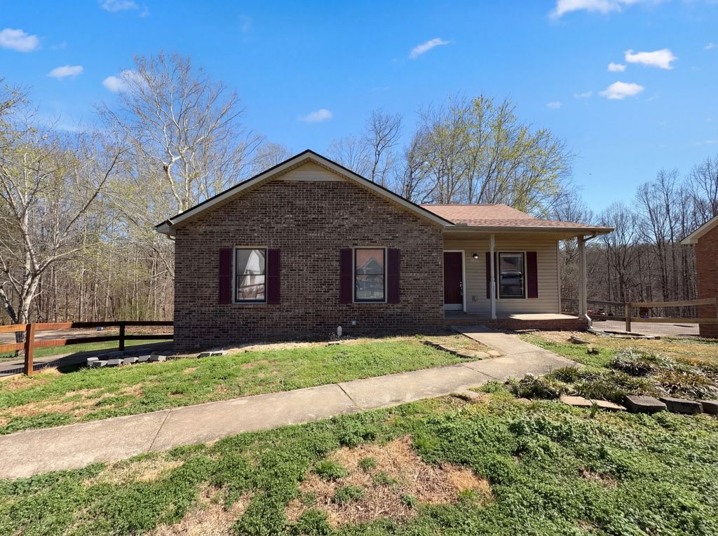 761 Cloud Dr, Clarksville, TN 37043