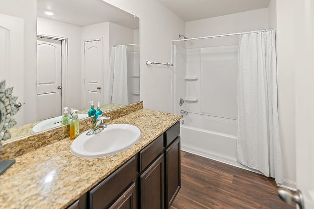 4004 Cressler LN 10F, Jarrell, TX 76537