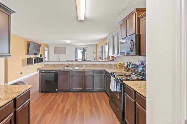 4004 Cressler LN 10F, Jarrell, TX 76537
