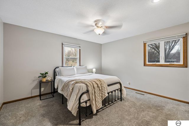 6131 Elkcrest Circle, Lincoln, NE 68516