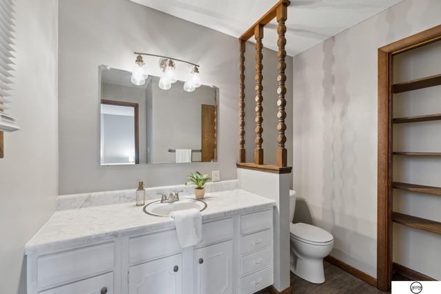 6131 Elkcrest Circle, Lincoln, NE 68516