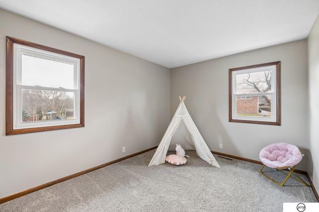 6131 Elkcrest Circle, Lincoln, NE 68516