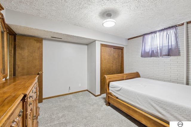 6131 Elkcrest Circle, Lincoln, NE 68516