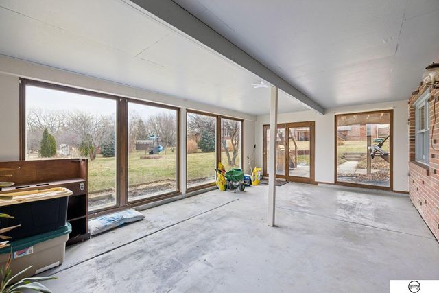 6131 Elkcrest Circle, Lincoln, NE 68516