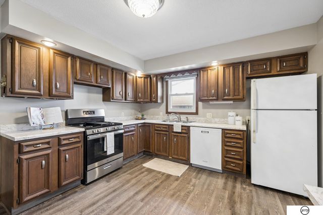 6131 Elkcrest Circle, Lincoln, NE 68516