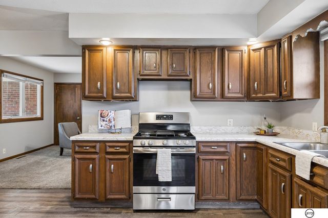 6131 Elkcrest Circle, Lincoln, NE 68516